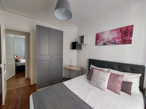 2 Bedroom flat close to Montmartre