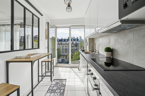 Beautiful Apartment with elevator 6th floor – Paris 16th (Bd Exelmans / Av. de Versailles)