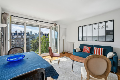 Beautiful Apartment with elevator 6th floor – Paris 16th (Bd Exelmans / Av. de Versailles)