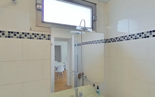 Bright, contemporary apt in Nation