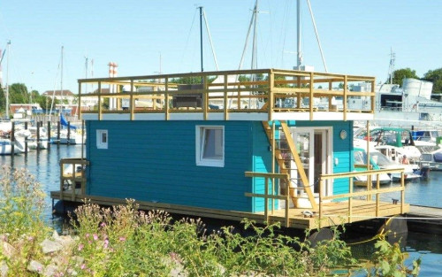 Wohnen auf einem Hausboot