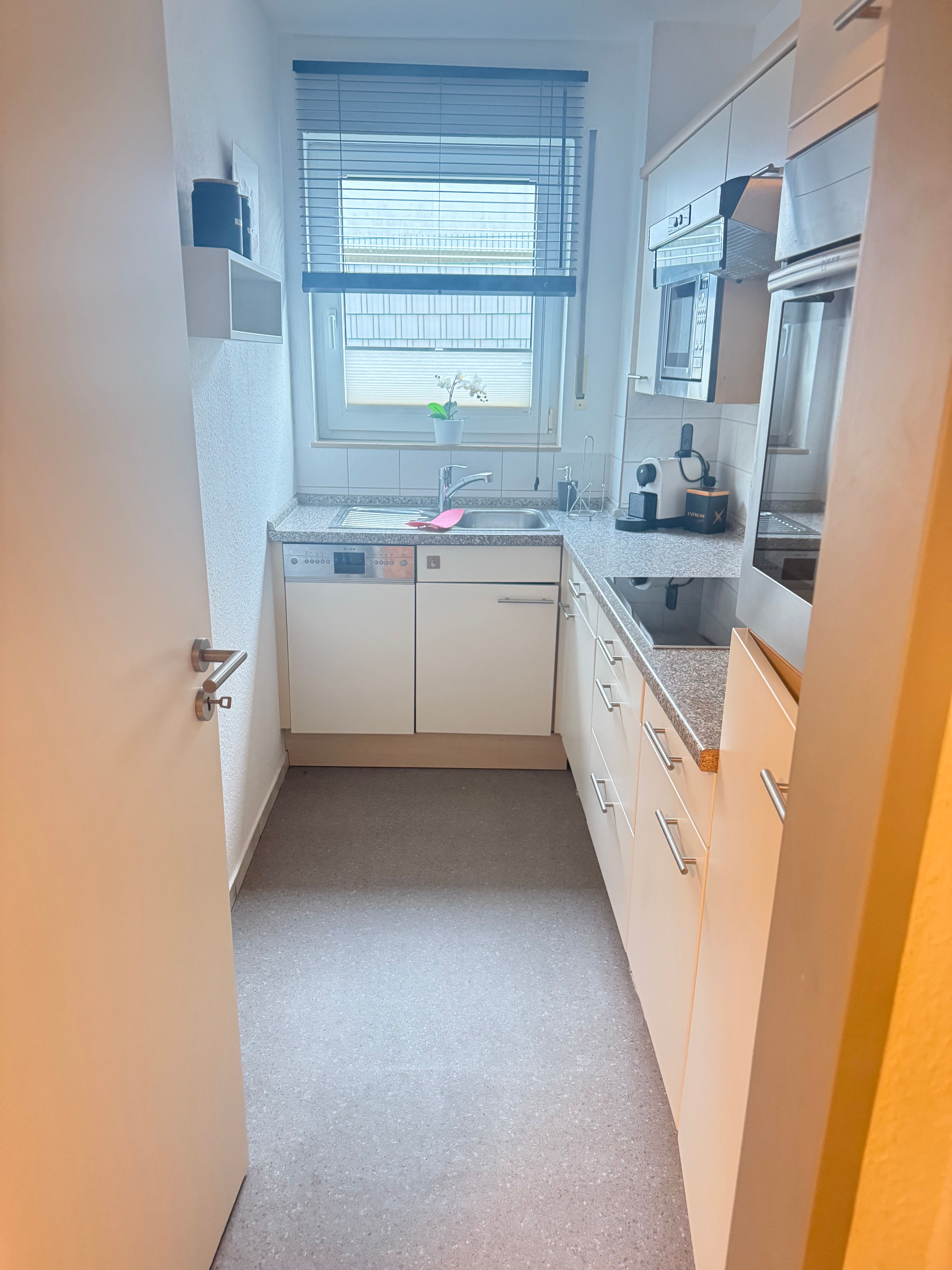  Business Apartment With Terrace - All-Inclusive Rent, Workspace, Quiet & Move-In Ready  -  Business Apartment with terrace - All-Inclusive Rent, Workspace, Quiet & Move-in ready  - Gallery -  25