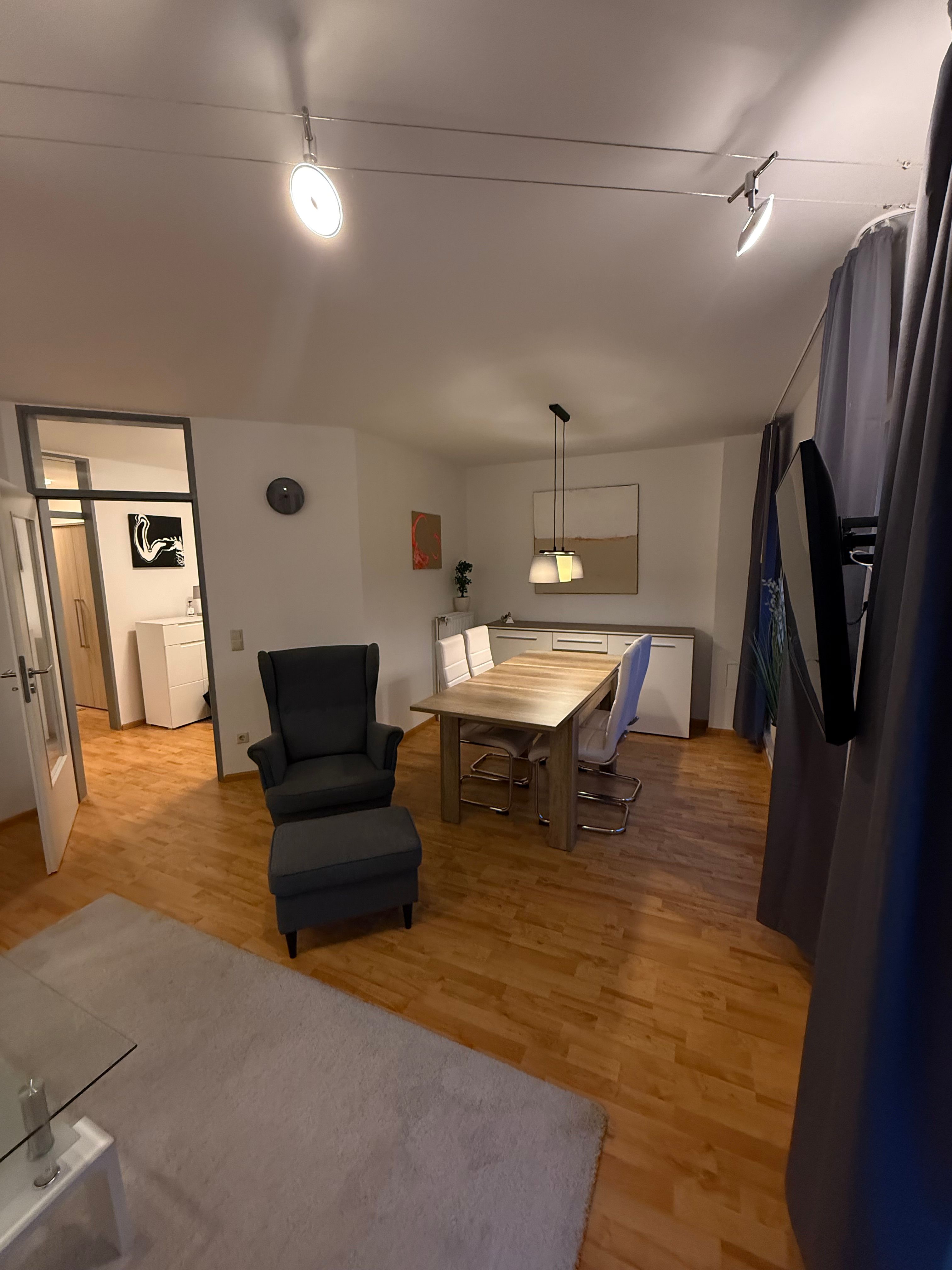  Business Apartment With Terrace - All-Inclusive Rent, Workspace, Quiet & Move-In Ready  -  Business Apartment with terrace - All-Inclusive Rent, Workspace, Quiet & Move-in ready  - Gallery -  8