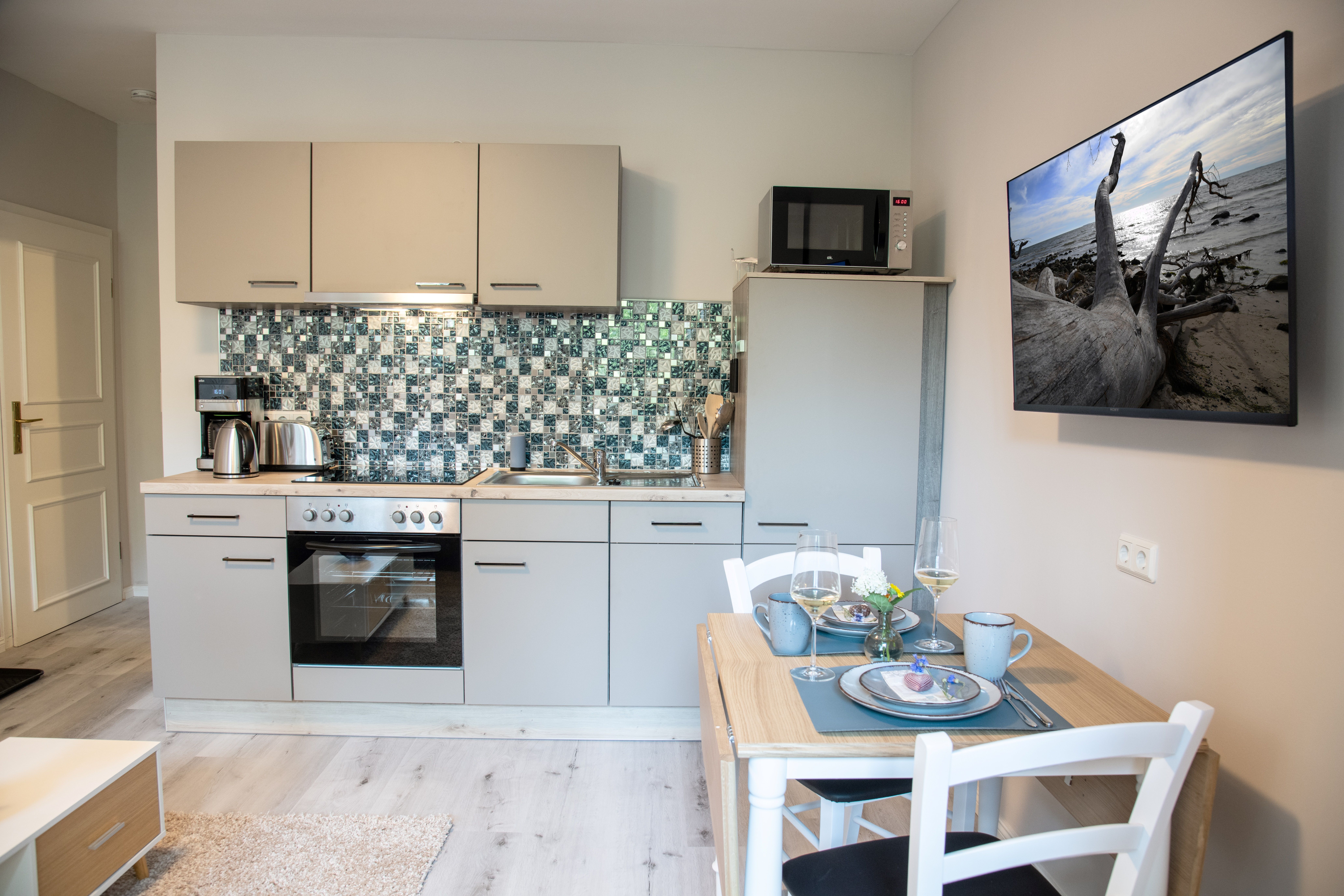 100-2 Modern 1-Room Apartment Near The Train Station - 14