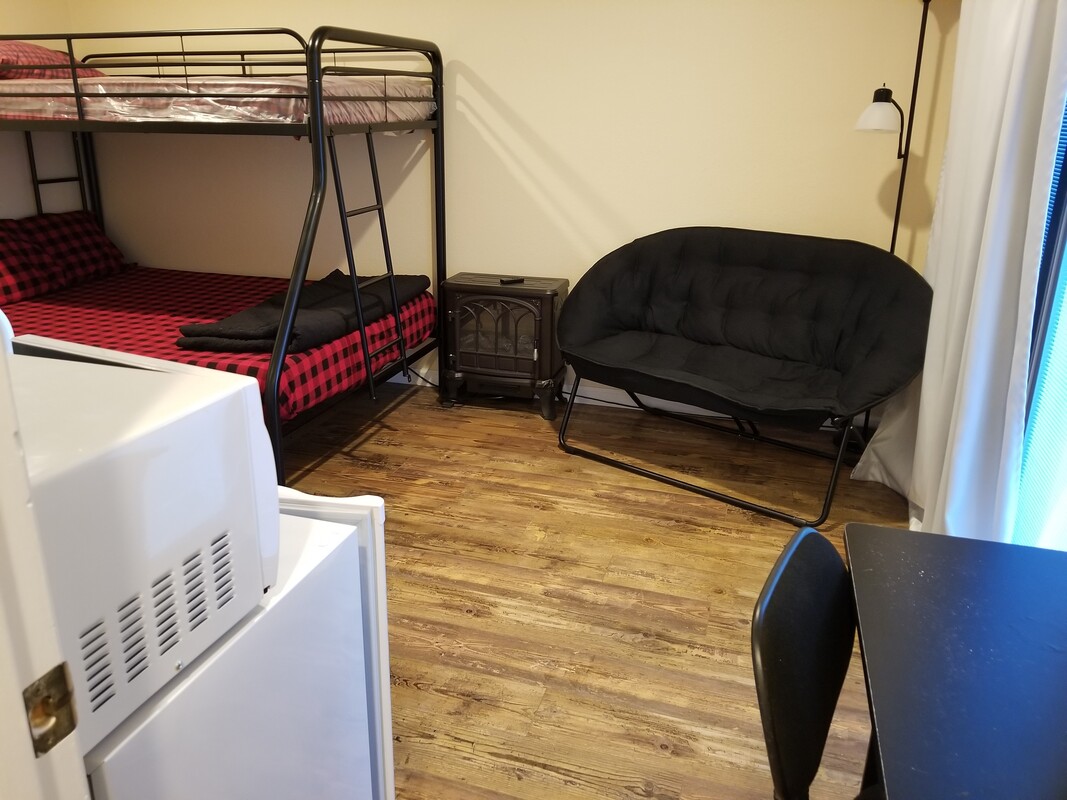 Guest Room 100$ CLEANING FEE(Full Room) - 1