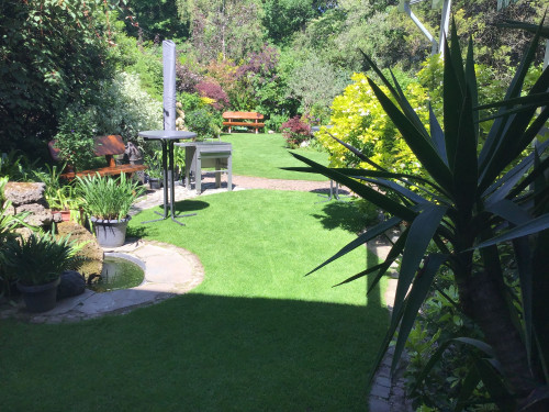 Green and quiet living with 2 bedrooms and your own south-facing terrace in a high-quality 3-room ground floor apartment