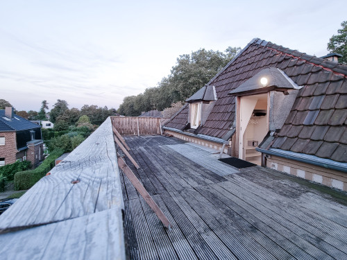 128m² attic apartment with 8 beds + balcony in Krefeld