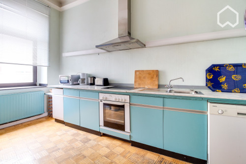 Bright home in superb location with unique interior