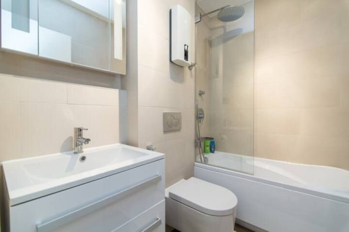 Pretty flat in the heart of town - parking included