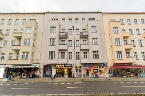 Gorgeous suite conveniently located