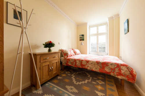 Attractive 4-Room furnished Maisonette with 3 bed- and 2 bathrooms in the new heart of Berlin (near Hackescher Markt) - building from 1900