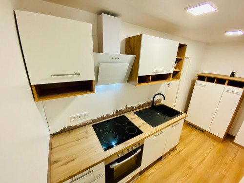 ** Elegant 1 room business apartment with a wonderful balcony**