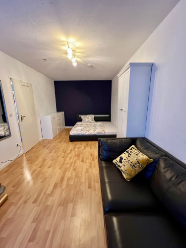 Quiet 3.5 room apartment (suitable for shared flat) in Munich-Schwabing with very good transport connections