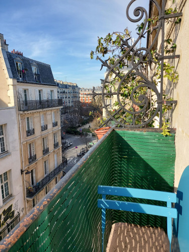 2 Bedroom Flat, with Sacre-Coeur View