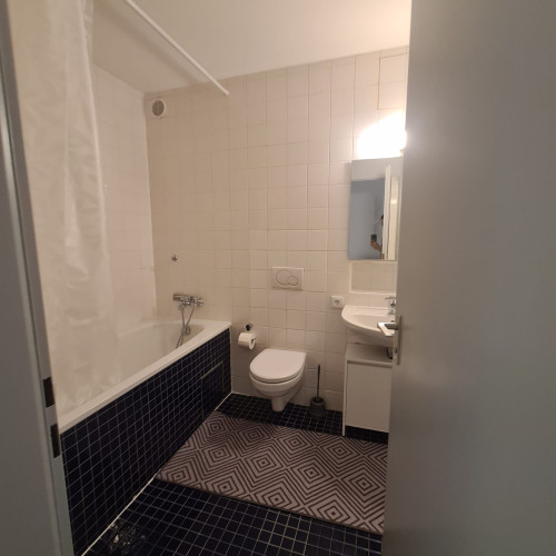 • Großzügige 5-Zimmer-Wohnung mit 4 Schlafzimmern und Balkon