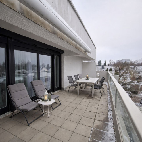 • Großzügige 5-Zimmer-Wohnung mit 4 Schlafzimmern und Balkon