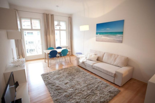 2 room Apartment 70qm2 close to Kudamm with a balcony