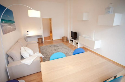 2 room Apartment 70qm2 close to Kudamm with a balcony