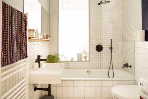 STYLISH 2 BEDROOM DESIGNER HOME WITH BALCONY (NEUKÖLLN)