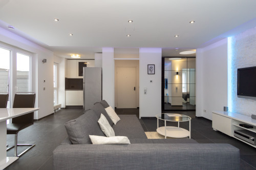 Exclusive fully furnished 2.5-room roof terrace Apartment with elevator garage in Ostfildern- Ruit