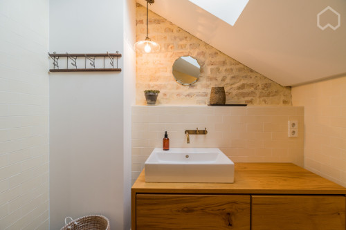 Quiet, 2 balconies, Architecturally designed loft near Zionskirchplatz, Mitte