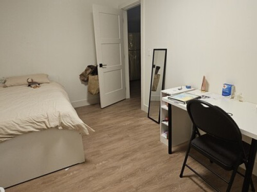 Prime Langley Location – Furnished  - Gallery - 8