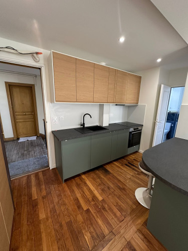 Iconic 1-Bedroom Parisian Flat in batignolles - furnished and serviced