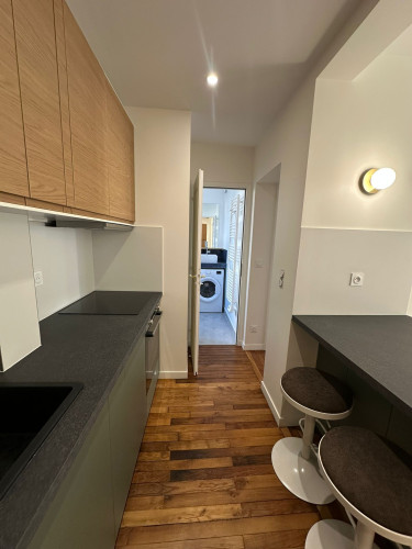 Iconic 1-Bedroom Parisian Flat in batignolles - furnished and serviced