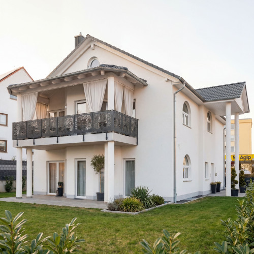 Furnished Luxury 115 m² Apartment – Fireplace & Balcony • 3BR • Parking • Near Nuremberg
