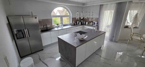 Furnished Luxury 115 m² Apartment – Fireplace & Balcony • 3BR • Parking • Near Nuremberg - Gallery - 6