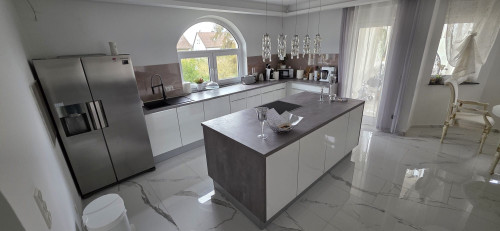 Furnished Luxury 115 m² Apartment – Fireplace & Balcony • 3BR • Parking • Near Nuremberg  - Gallery -  5