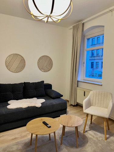 Cozy furnished 2-bedroom apartment near shopping center and public transport