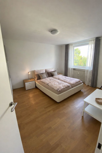 Fully furnished 3-bedroom flat in Bogenhausen