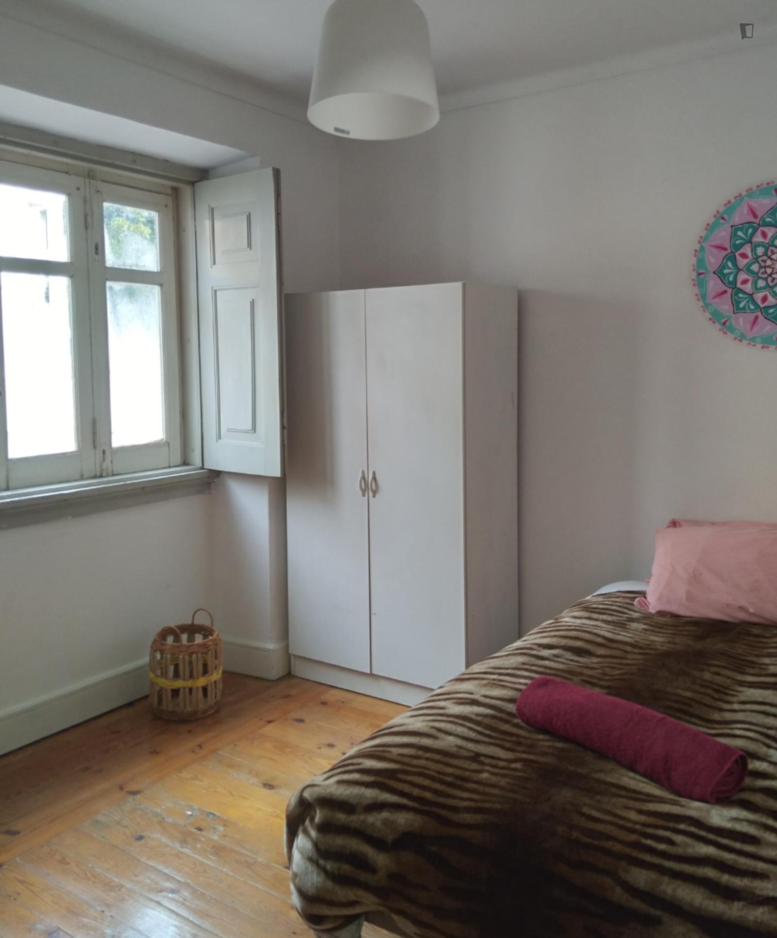 Charming Bedroom Near Mercado Municipal D. Pedro V - Charming bedroom near Mercado Municipal D. Pedro V - Gallery - 1