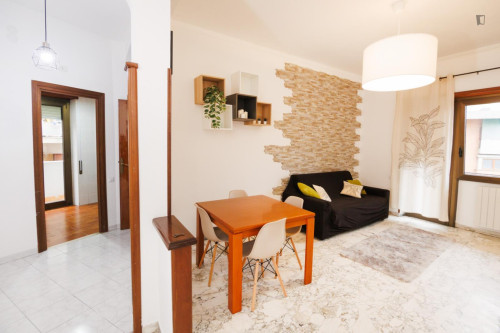 Double bedroom, with balcony, in 3-bedroom apartment