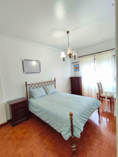 Tempting 2 Bedroom Apartment close to Senhor Roubado Metro