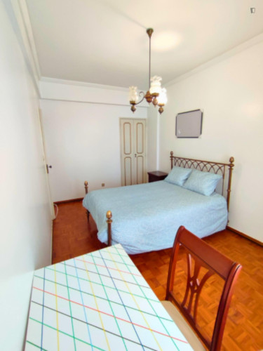 Tempting 2 Bedroom Apartment close to Senhor Roubado Metro