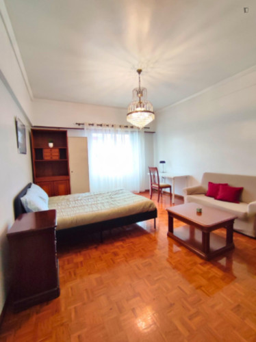 Tempting 2 Bedroom Apartment close to Senhor Roubado Metro