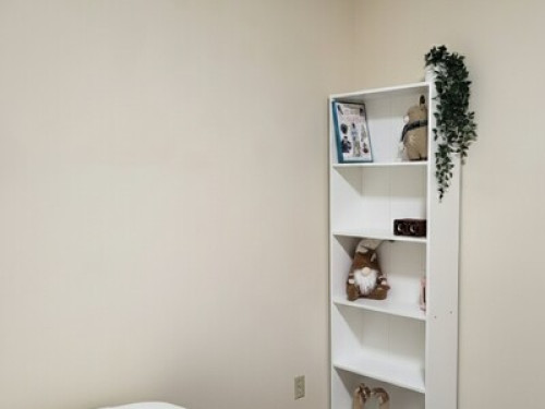 Clean & Bright Room in Richmond