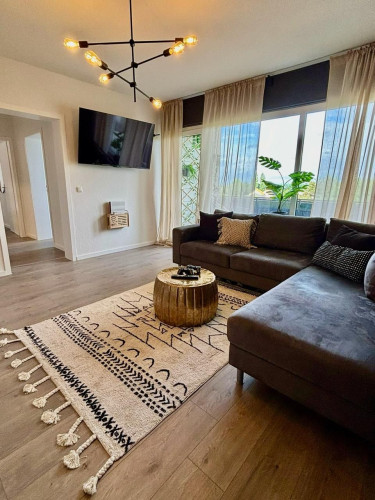 CASE BOHO-APARTMENT BALCONY COFFEEBAR