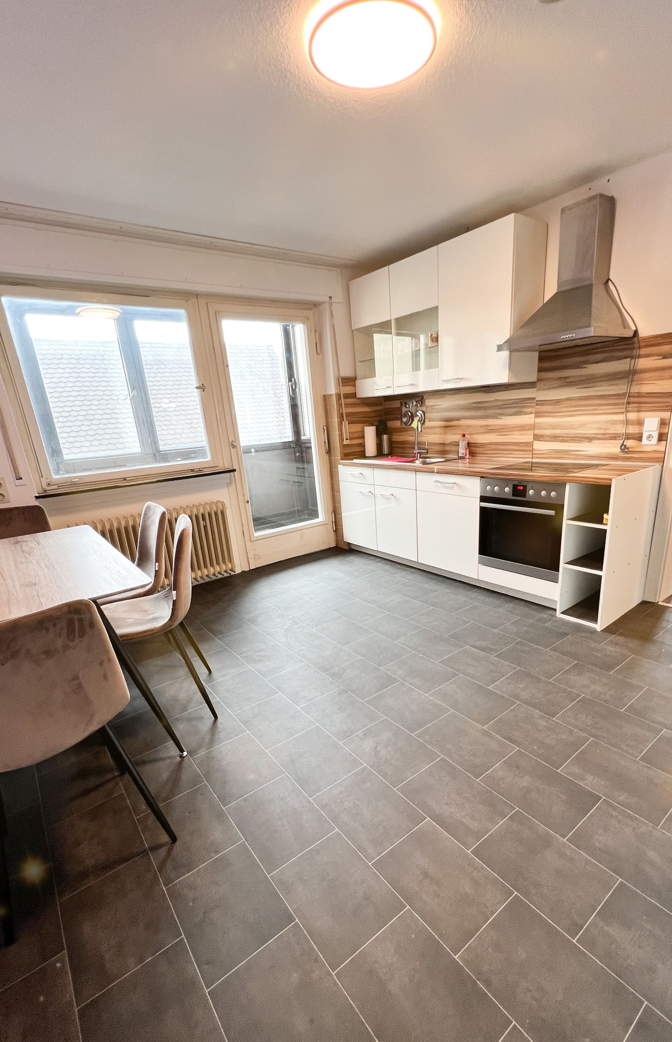  Fully Furnished Apartment With Balcony For Up To 7 Guests In Linkenheim-Hochstetten  -  Fully furnished apartment with balcony for up to 7 guests in Linkenheim-Hochstetten  - Gallery -  41