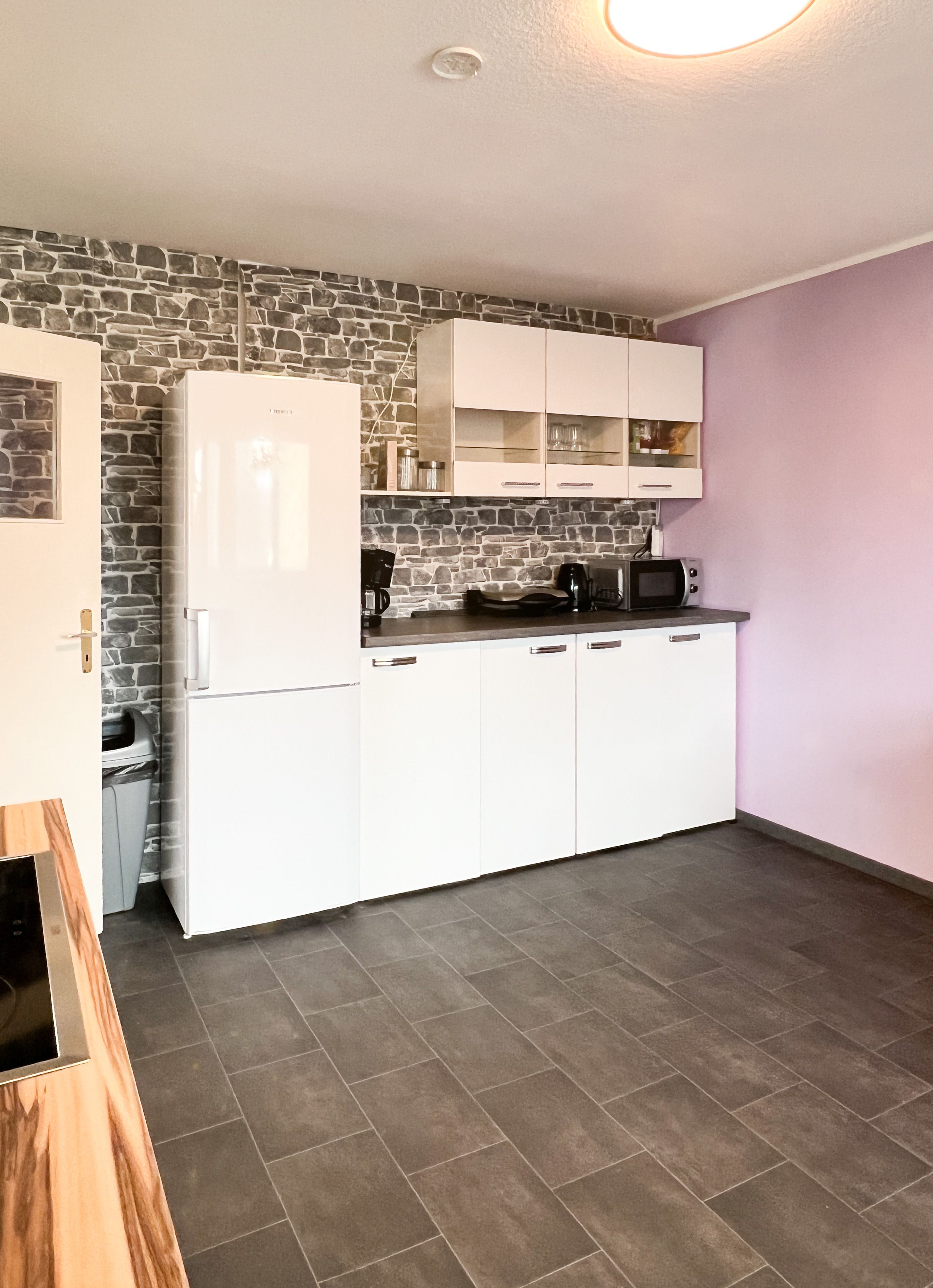  Fully Furnished Apartment With Balcony For Up To 7 Guests In Linkenheim-Hochstetten  -  Fully furnished apartment with balcony for up to 7 guests in Linkenheim-Hochstetten  - Gallery -  28
