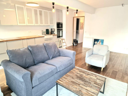 Welcoming double bedroom with a balcony, near the Grands Moulins campus of Université Paris-Cité