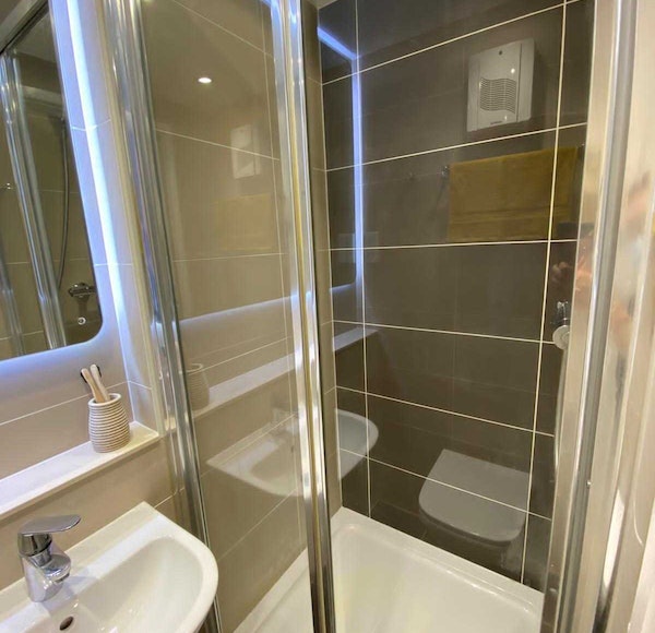  Studio Silver  -  The Depot Roost  - Gallery -  3