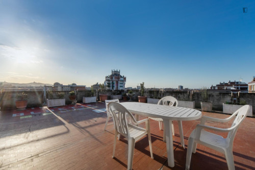 Comfortable twin bedroom in San Donato