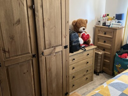 Beautiful home Surrey surroundings 