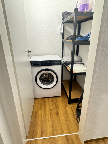 Schöne, renovierte(Kern-sanierte) 2-Zimmer-Wohnung
