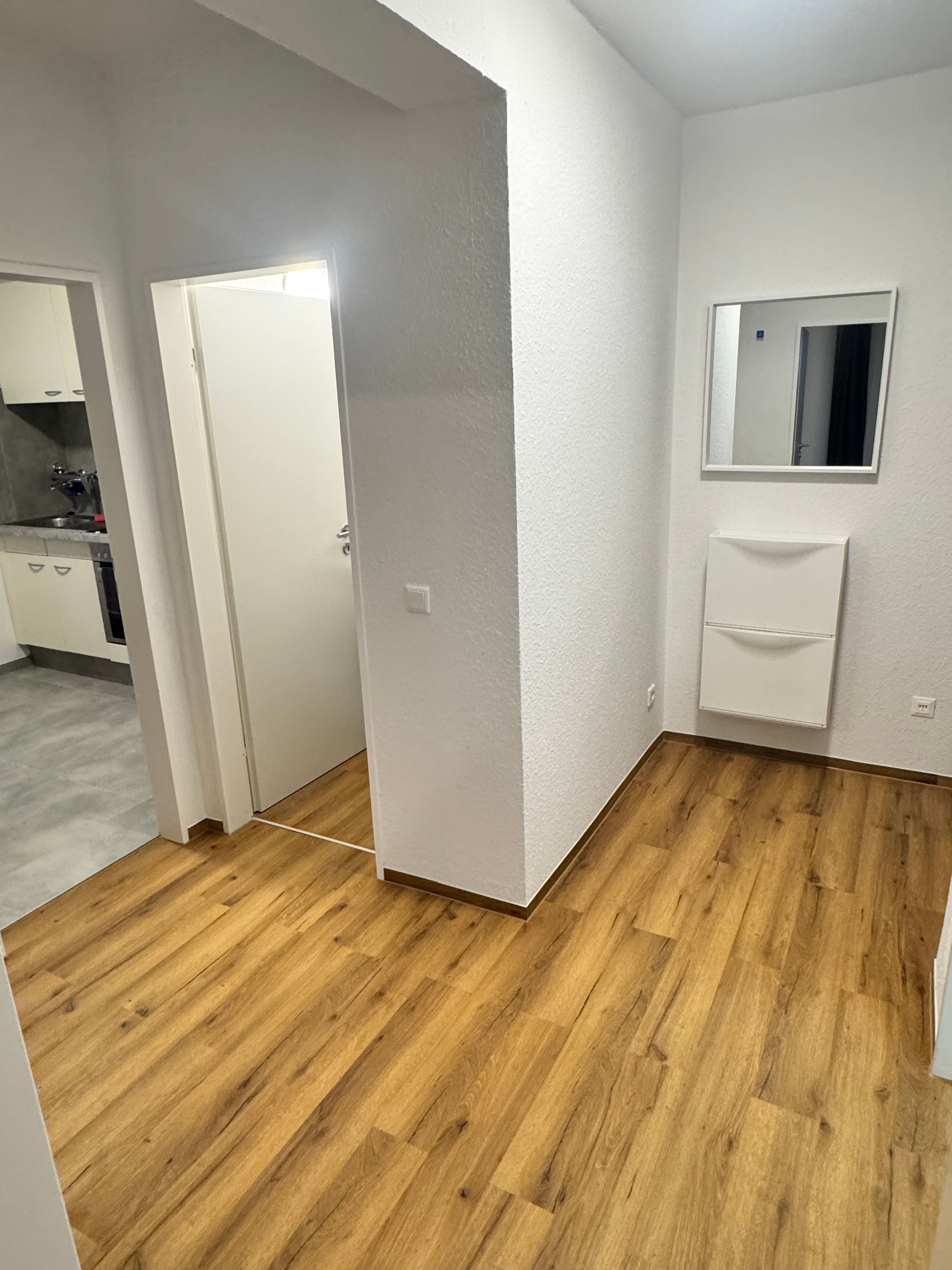 Schöne, Renovierte(Kern-Sanierte) 2-Zimmer-Wohnung - Schöne, renovierte(Kern-sanierte) 2-Zimmer-Wohnung - Gallery - 12