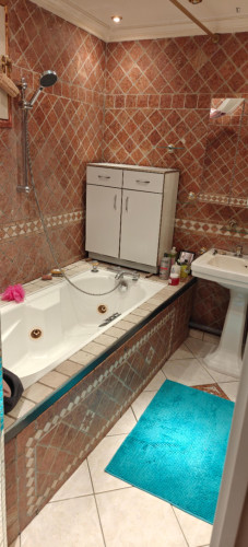 Cozy Double Bedroom close to  Lyon Part Dieu Train Station