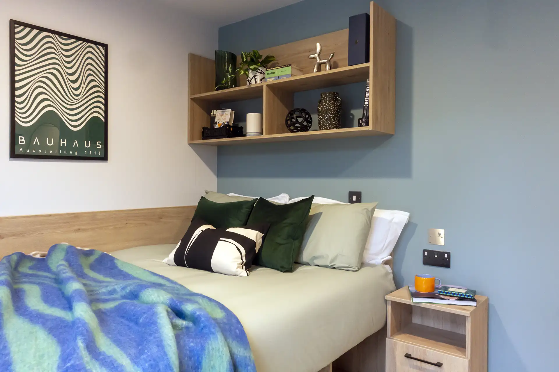  Gold En Suite, Bay View (Floor 7)  -  Queen Street Place  - Gallery -  1